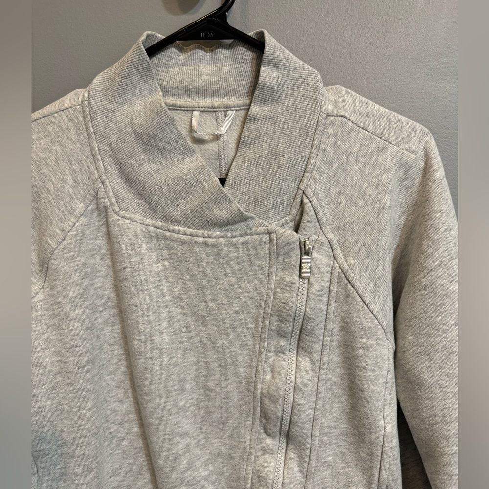 Lululemon Back To It Wrap - image 6